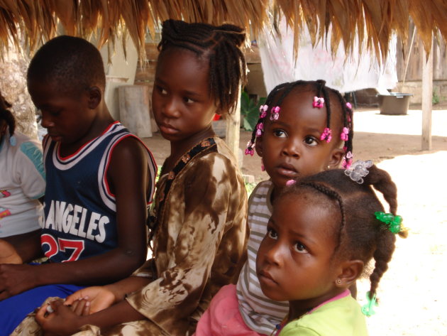 Kinderen in Akalekondre