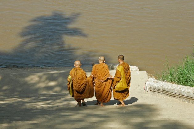 3 monniken a/d Mekong