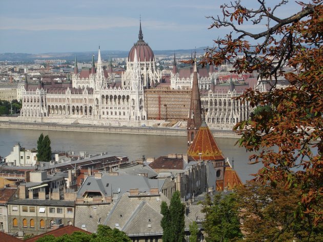 Boedapest, uitzicht op parlementsgebouw