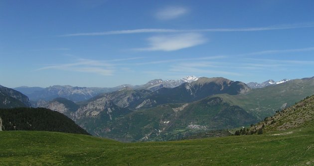 Passo de Sahun-Uitzicht vanaf top richting Monte Perdido