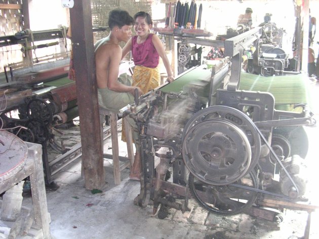 Textielfabriek, omgeving Mandalay