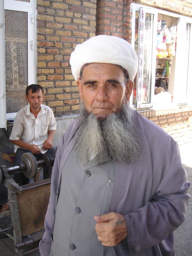 Een vriendelijke man in Shahrisabz