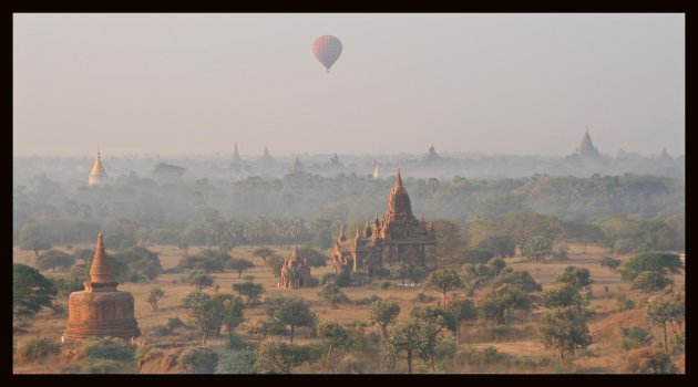 Ballon boven Bagan
