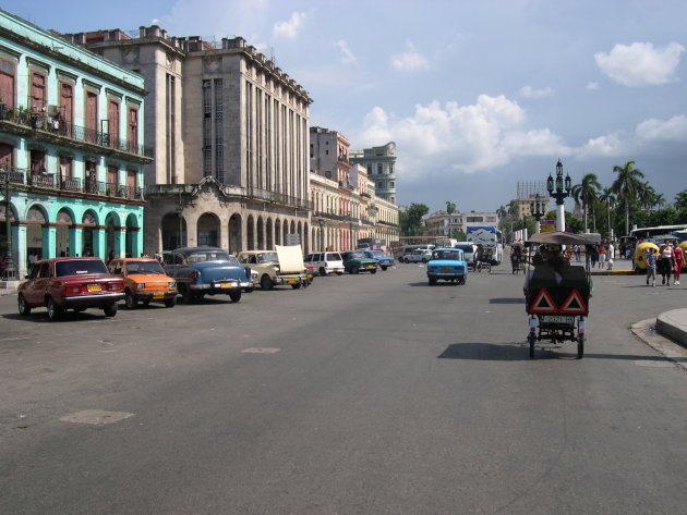 Havana: bedrijvigheid op straat