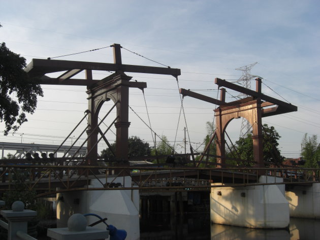 Oud hollandse ophaalbrug in Jakarta (Batavia)