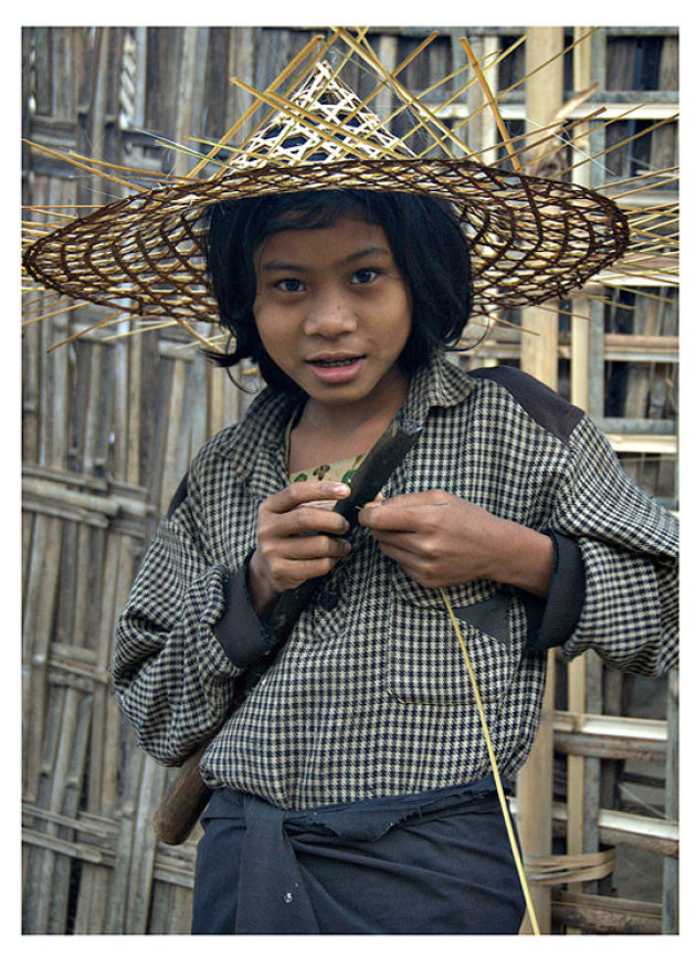 Bambook hat maker