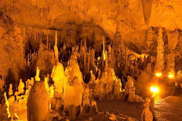 Druipsteen grotten Perama, Epirus.
