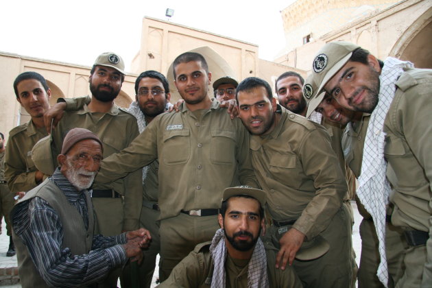 Militairen in Yazd