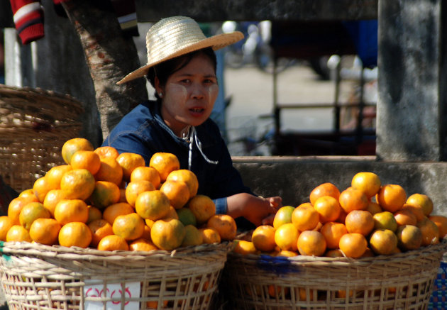 sinaasappelen verkoopster