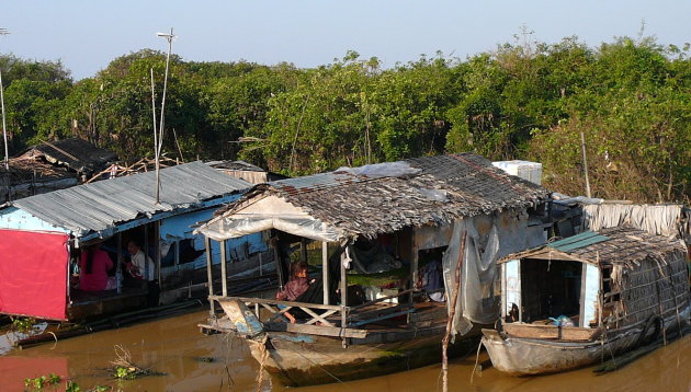 Leven op het Tonle Sap meer.