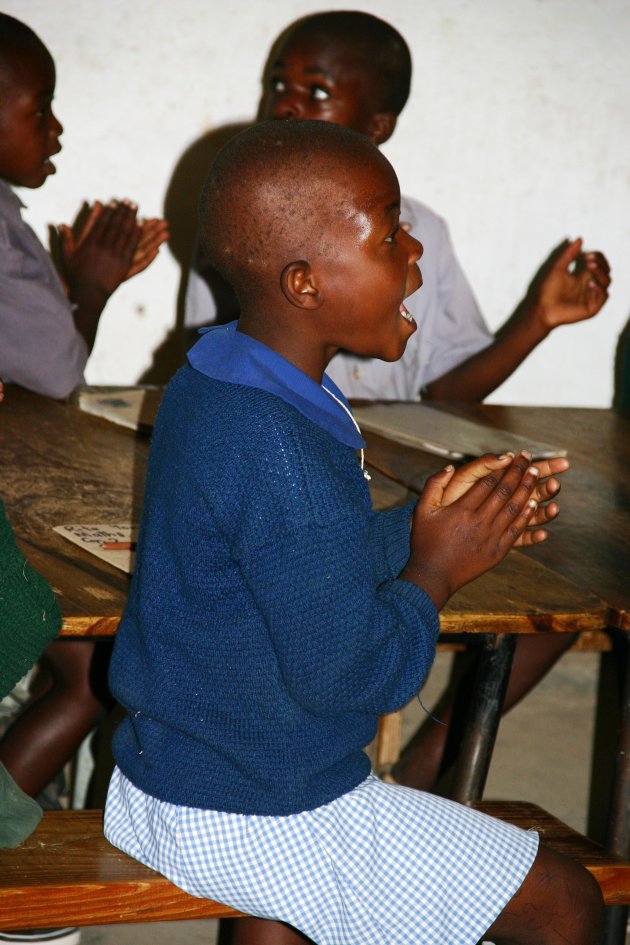 In de klas in Mozambique