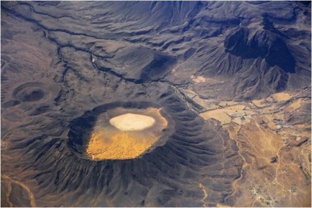 vulkanen vanuit vliegtuig