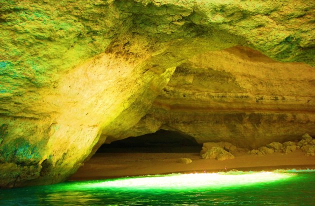 grotten van de algarve