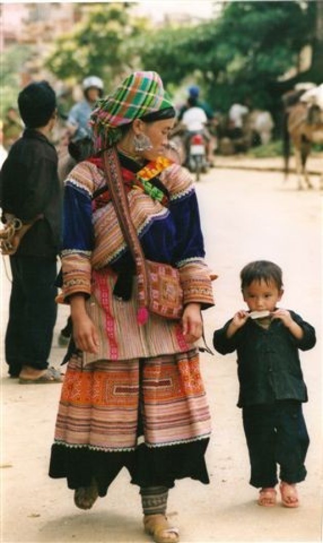 Moeder met kind in Bac Ha