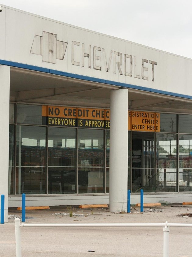 Verlaten Chevrolet dealer Houston