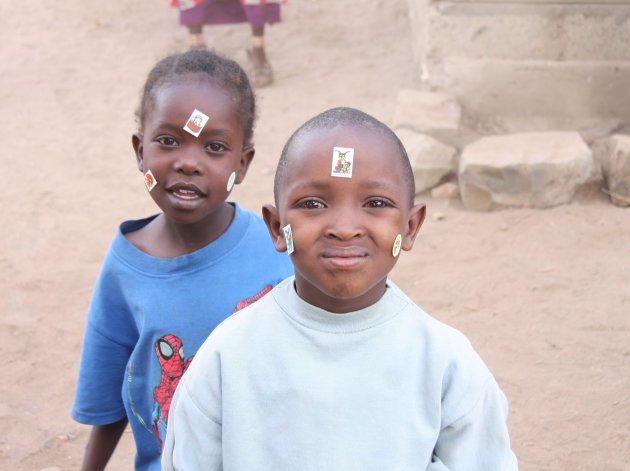Masai kinderen na het spellencircuit