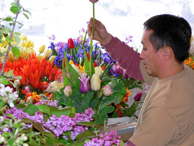 Nederlands aandoende bloemenmarkt in Pike Place Market in Seattle