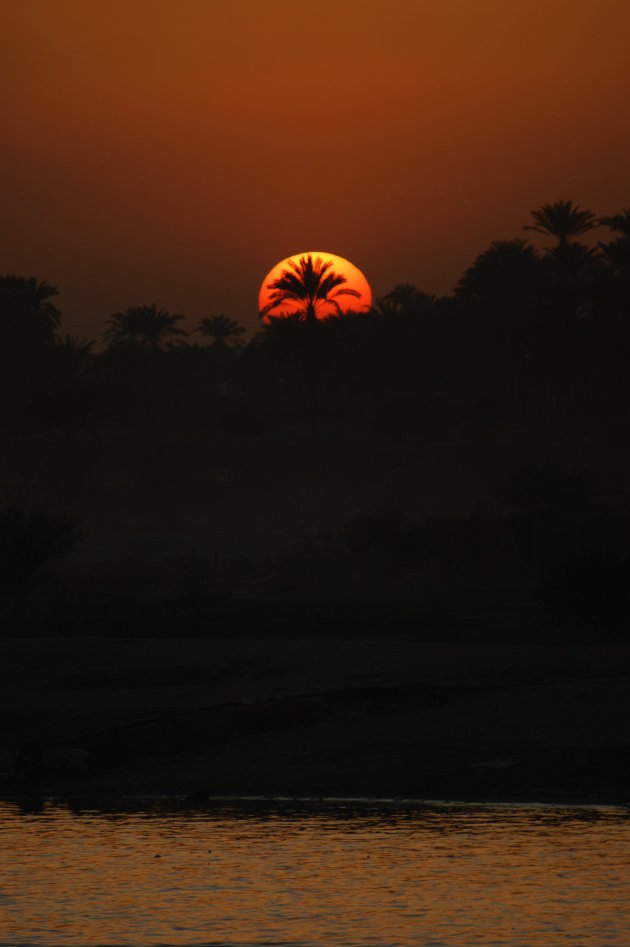 Zonsondergang bij de Nijl