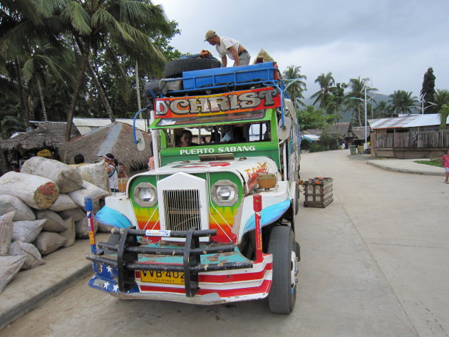 en daar is ie: HET vervoermiddel in Filipijnen: JEEPNEY