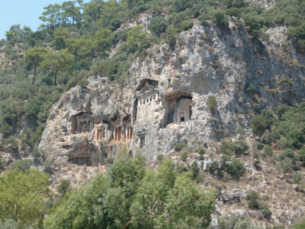 De koningsgraven in Dalyan, Turkije