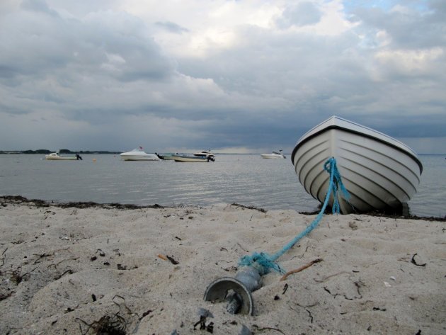 Boot op strand kleine Belt bij Grønninghoved