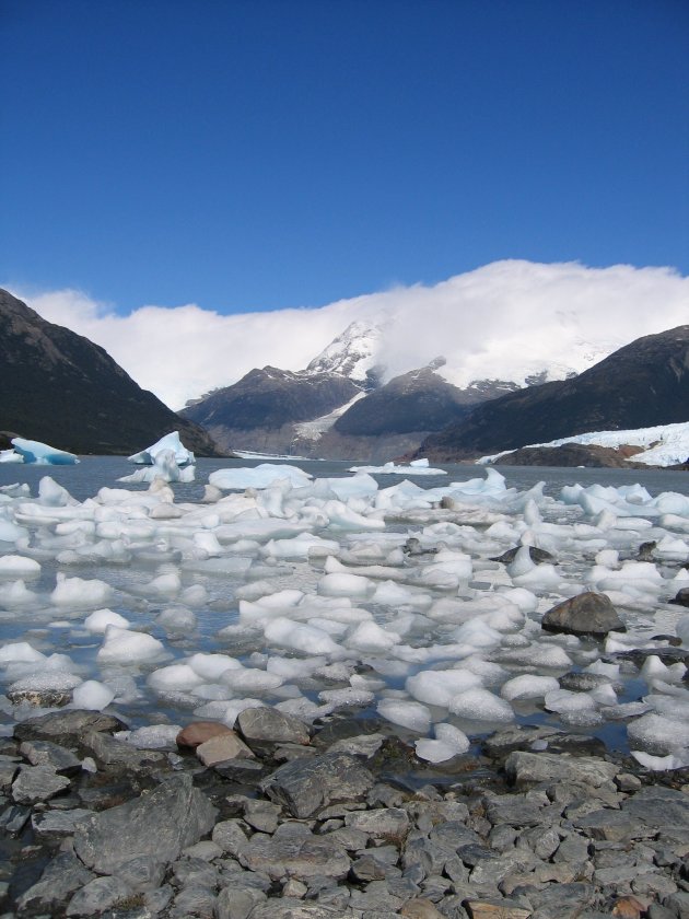 IJsschotsen van gletsjer Onelli