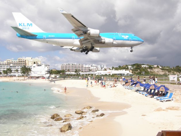 KLM landt op Sint Maarten