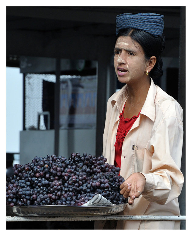 The grape seller 