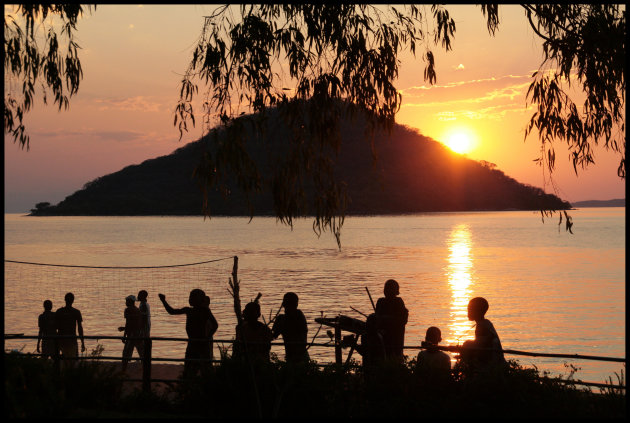 Zonsondergang aan het meer van Malawi