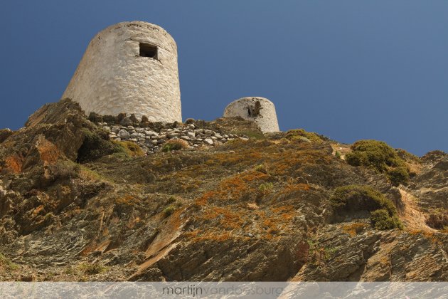 Verlaten windmolens eiland Karpathos