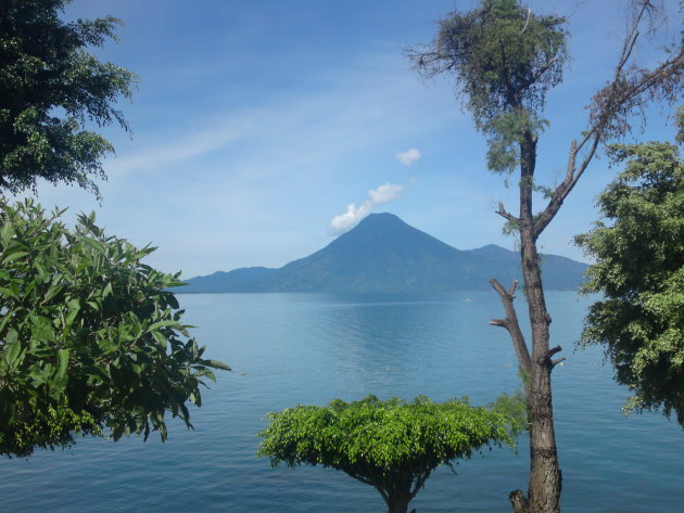 uitzicht over Lago Atitlan