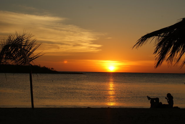 Zonsondergang met een jamaicaans koppel