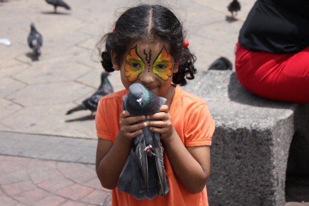 Meisje met duif, San José