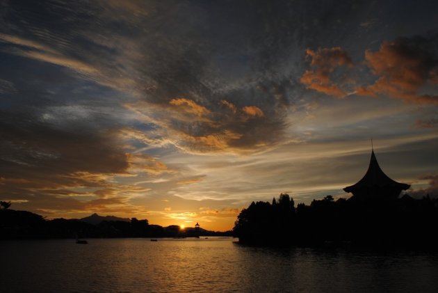 zonsondergang Kuching, Borneo