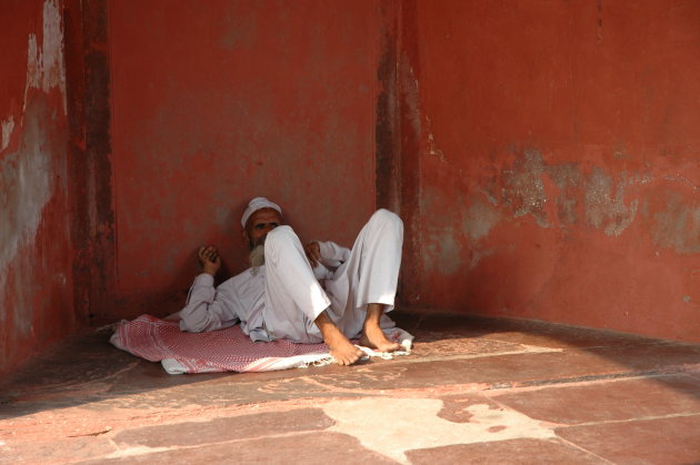 Man in Jame Masjid tempel,