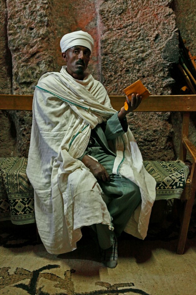 Priester in de Selassie kapel