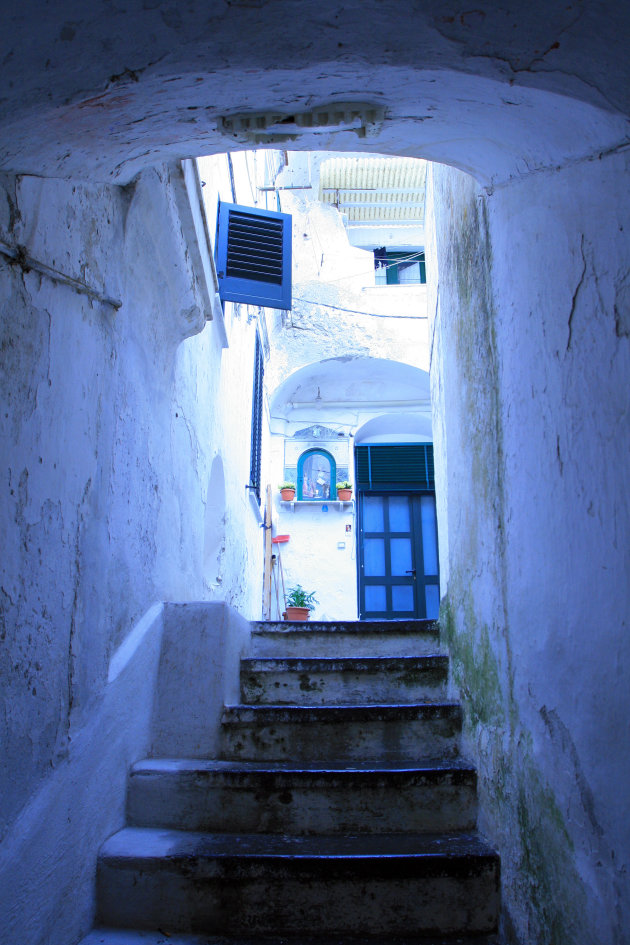 doolhofsteegjes en trappen in Amalfi
