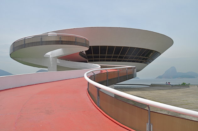 trap naar Museum van Oscar Niemeyer