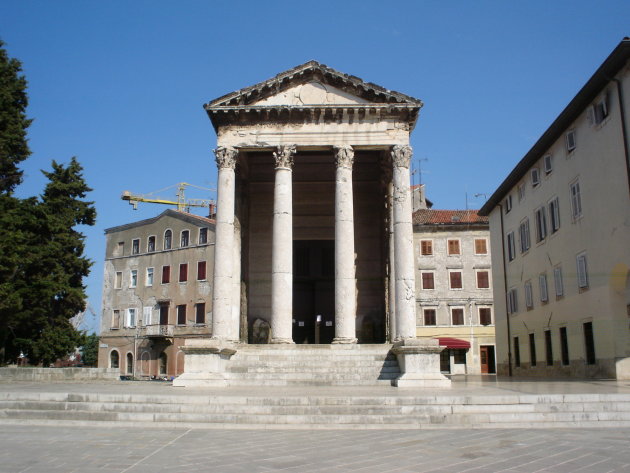 Tempel van Augustus in Pula