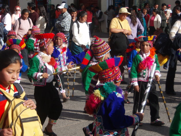 Zelfs de allerkleinsten doen mee aan de viering van Inti Raymi