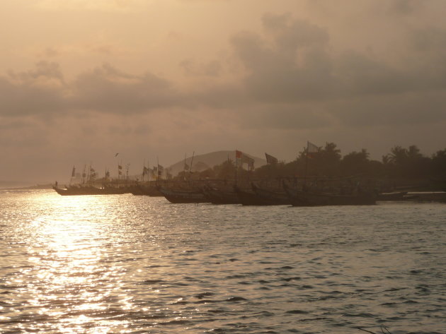 Een vissershaventje vlak bij Accra