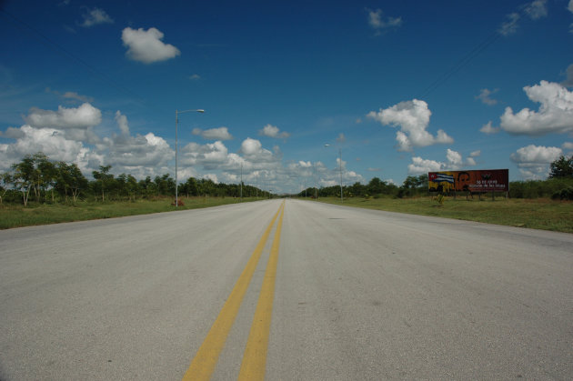Lege snelweg in Cuba