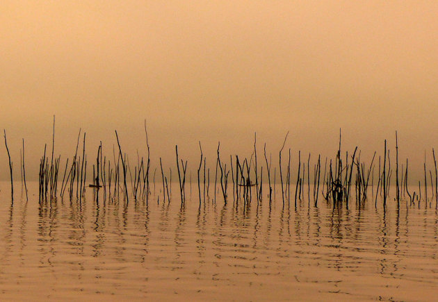 Lac AhÃ©me in de vroege ochtend