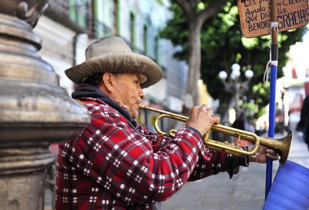 Blinde straatmuzikant in Puebla