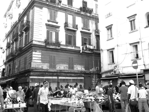'Illegale' Markt in Napoli