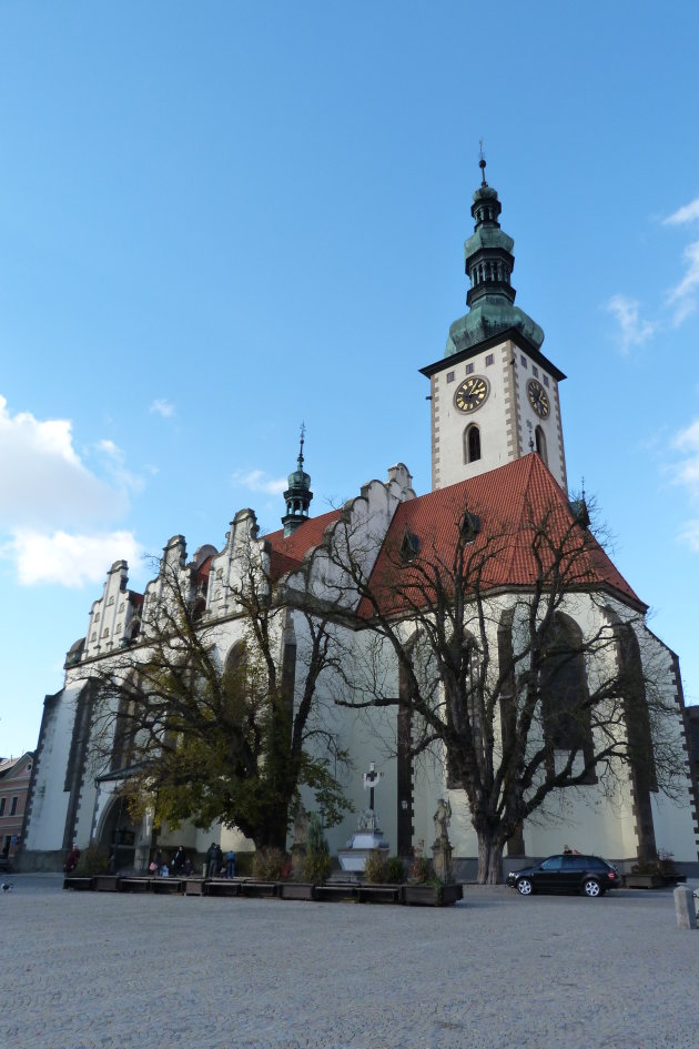 Kerk op het centrale plein: Zizkovo Namesti in Tabor