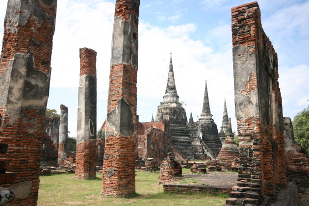 de oude chedis van Wat Phra Sri in Ayutthaya 