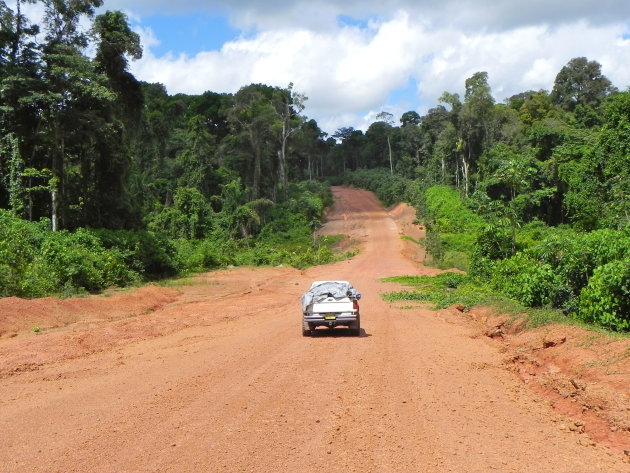 Het vervoer voor ons avontuur door de jungle van Suriname.