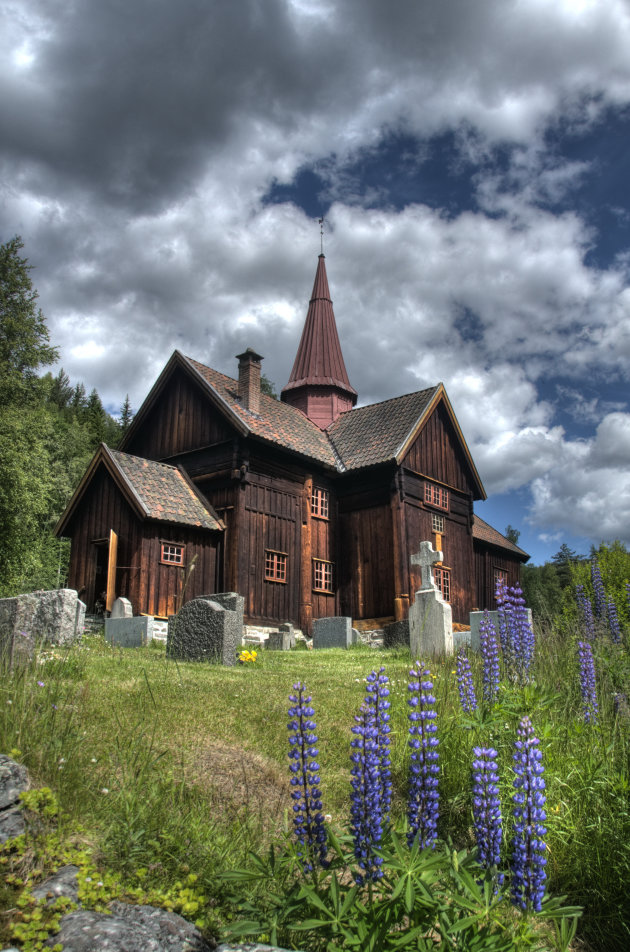 Staafkerk van Rollag