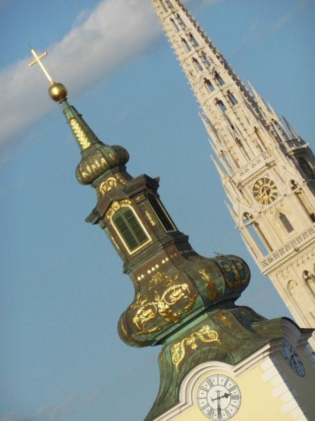Zicht op de torens van St. Stefanus Kathedraal en de Marcuskerk